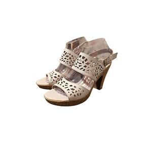 White‎ Söfft cork heel sandals size 9M
